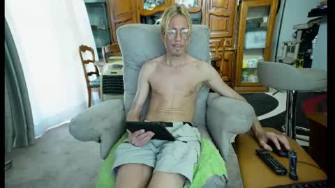 Snapshot of 00jeff31 chatting on June 2026 01:08:02 PM jeff online show from June 2026 01:08:02 PM