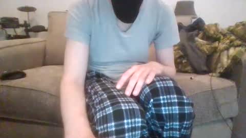 Snapshot of 029719 chatting on September 2025 03:35:02 PM Cute boi online show from September 2025 03:35:02 PM