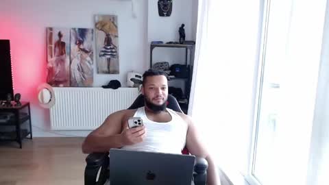 Snapshot of 0_kingsley chatting on April 2026 03:02:01 PM Kingsley online show from April 2026 03:02:01 PM