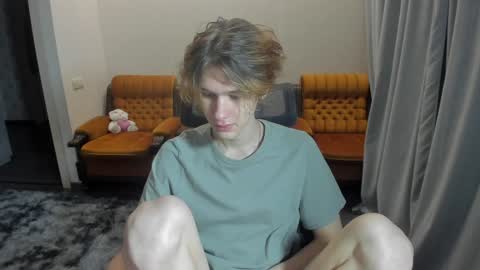 Snapshot of 0verlandd chatting on December 2024 01:04:01 AM Adam online show from December 2024 01:04:01 AM