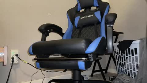 Snapshot of 10inchlongthick chatting on February 2026 07:58:02 PM 10inchlongthick online show from February 2026 07:58:02 PM