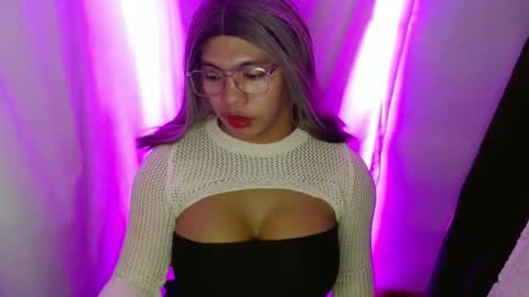 Snapshot of 11inchsinglecious chatting on December 2024 05:09:01 PM HUGECOCK online show from December 2024 05:09:01 PM