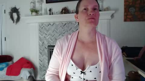 Aurora Willows online show from April 2026 03:48:01 AM