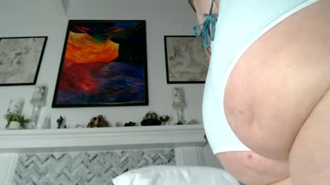 Aurora Willows online show from June 2026 02:24:02 AM