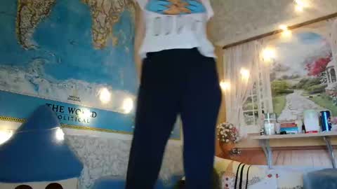 12ennie online show from December 2025 06:54:02 AM