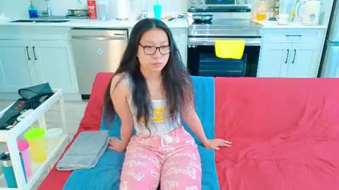 Snapshot of 18not20 chatting on July 2026 12:57:01 AM Tong Ralph online show from July 2026 12:57:01 AM