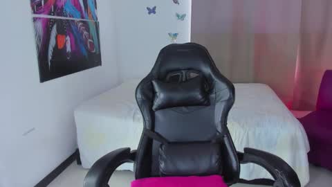 stef read my description online show from February 2026 04:08:01 PM