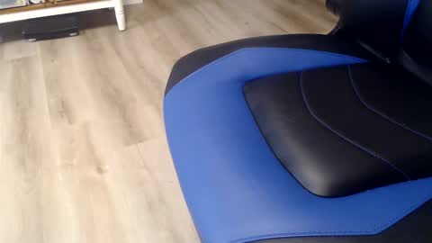 i erupt if you suck ur nipples 4 me and look at the camera while watching me online show from January 2026 01:15:02 PM