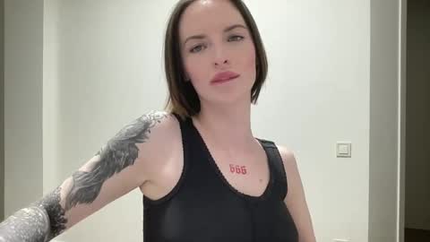 DOVE online show from November 2025 05:00:01 PM