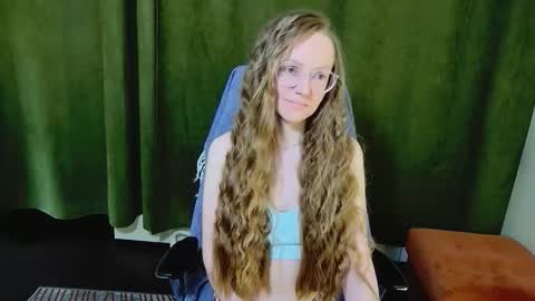 Snapshot of 1goldilocks chatting on February 2026 03:33:01 PM online show from February 2026 03:33:01 PM