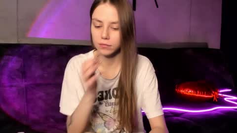 Lily 3 online show from February 2025 08:55:01 PM