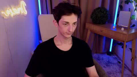 Snapshot of 1itt1efox chatting on March 2026 10:25:01 PM Max online show from March 2026 10:25:01 PM