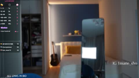 Marie online show from October 2025 01:15:02 AM