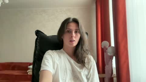 Snapshot of 1mari_01 chatting on June 2026 03:43:01 PM Marie online show from June 2026 03:43:01 PM