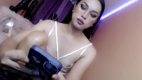 1miracle_tranny online show from November 2025 02:12:01 AM