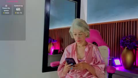 Snapshot of 1miss_monserrate chatting on June 2026 01:57:02 PM Miss Monserrate online show from June 2026 01:57:02 PM