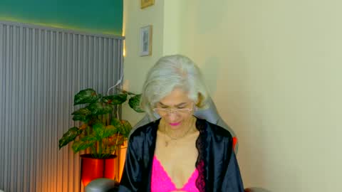 Snapshot of 1miss_monserrate chatting on June 2026 02:07:02 PM Miss Monserrate online show from June 2026 02:07:02 PM