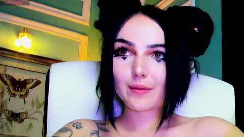 Moona  online show from March 2025 12:11:02 AM