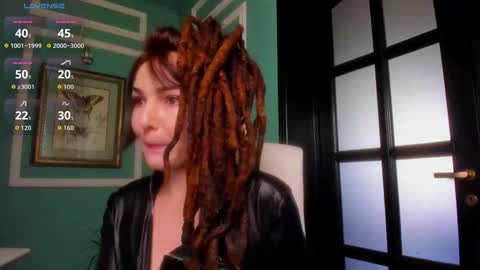 Moona  online show from January 2026 12:33:02 PM