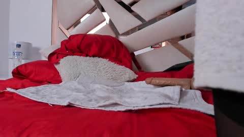 Luisa online show from February 2025 01:03:02 PM