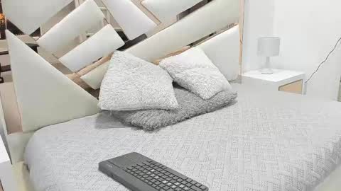 Luisa online show from February 2025 08:05:02 AM