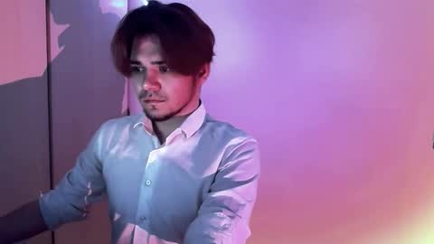 1roberttt online show from December 2025 08:40:01 PM