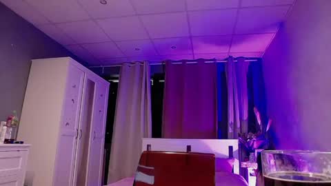 GLORYA online show from April 2026 06:25:01 AM