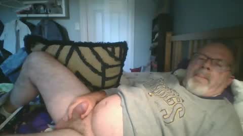 Snapshot of 2003dynawideglide chatting on October 2025 09:31:02 PM 2003dynawideglide online show from October 2025 09:31:02 PM