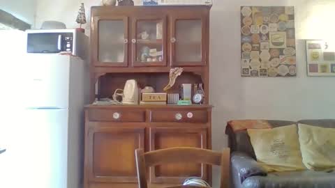 22esserre online show from October 2025 11:08:02 AM