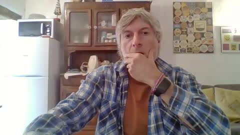 22esserre online show from October 2025 01:35:02 PM