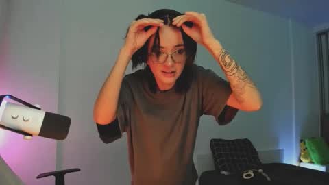 Snapshot of 2b_ chatting on November 2025 11:59:02 PM Sasha weekend from 14 to 27 November online show from November 2025 11:59:02 PM