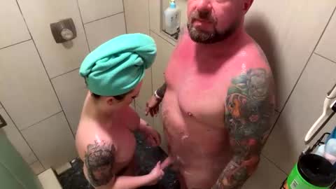 Snapshot of 2freakycouple24 chatting on September 2025 02:35:01 AM Zak and Raegan online show from September 2025 02:35:01 AM