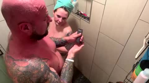 Snapshot of 2freakycouple24 chatting on October 2025 02:09:01 AM Zak and Raegan online show from October 2025 02:09:01 AM