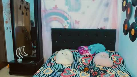 samantha sharon online show from December 2025 02:37:02 PM