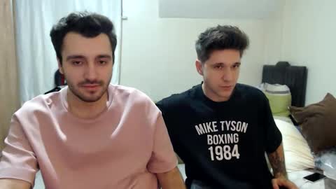 Snapshot of 2handsomeman chatting on October 2025 08:10:01 PM Berk online show from October 2025 08:10:01 PM