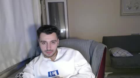 Snapshot of 2handsomeman chatting on November 2025 08:20:01 PM Berk online show from November 2025 08:20:01 PM