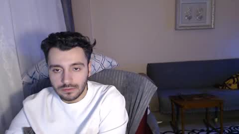 Snapshot of 2handsomeman chatting on November 2025 10:21:02 PM Berk online show from November 2025 10:21:02 PM