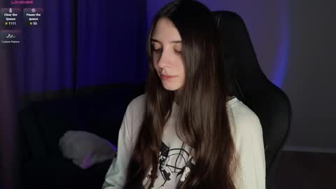 Lina       free control in pvt online show from April 2026 06:09:01 PM