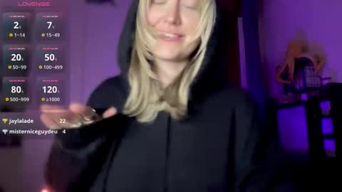 Snapshot of 2kepler22b chatting on November 2025 07:35:01 PM . online show from November 2025 07:35:01 PM