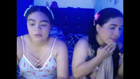 2moons_full_of_love online show from November 2025 11:16:01 PM