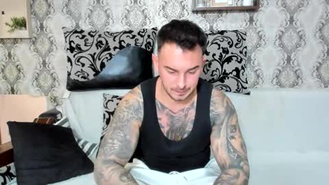 Snapshot of 2sexymuscles chatting on October 2025 09:10:02 PM 2sexymuscles online show from October 2025 09:10:02 PM