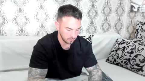 2sexymuscles online show from April 2026 07:50:02 PM