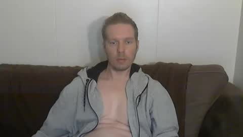 2small4you83 online show from March 2026 10:09:02 AM