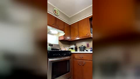 Snapshot of 33adidas chatting on March 2026 07:56:01 AM 33adidas online show from March 2026 07:56:01 AM