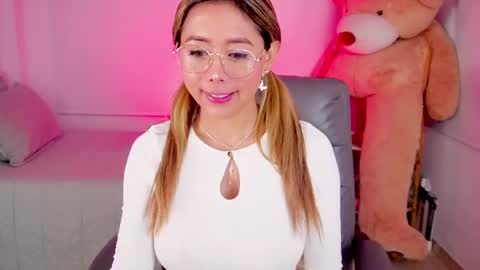 independent model online show from April 2026 09:51:02 AM