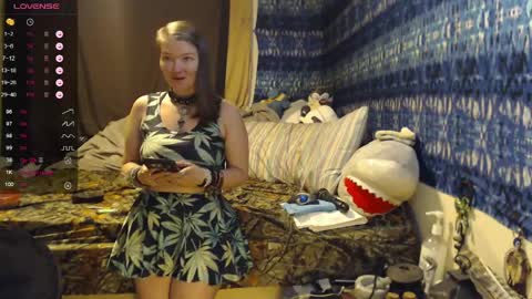 420stonerchick online show from April 2026 12:22:02 PM