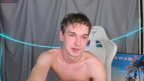 Snapshot of 4ever_dude chatting on November 2025 05:54:01 AM Andrew online show from November 2025 05:54:01 AM