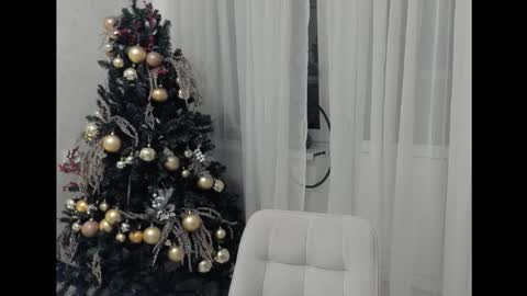 Adriana online show from December 2025 11:02:01 PM