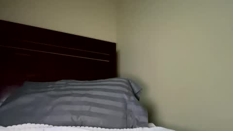 6incher LB online show from November 2025 06:46:02 AM