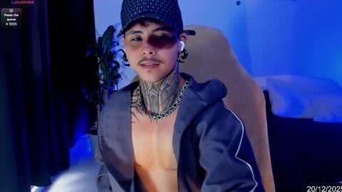 Snapshot of 777_stefantransmen chatting on December 2025 08:49:02 PM Stefan online show from December 2025 08:49:02 PM